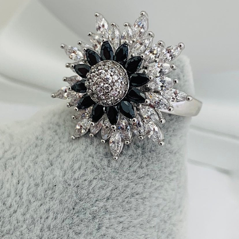 Ring Silver with Black Revolving